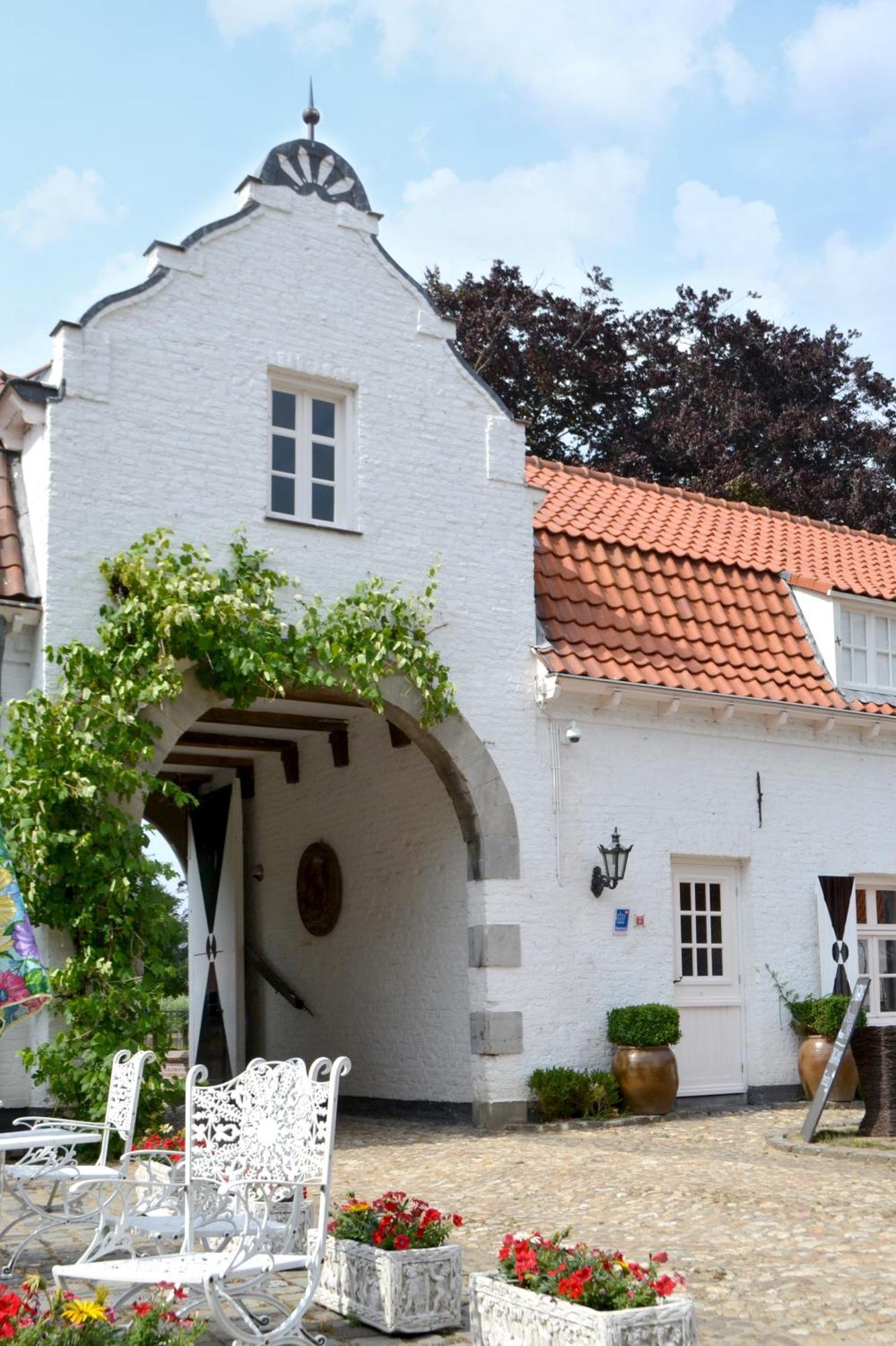 Kasteel Aldenghoor Bed and Breakfast Haelen Exteriör bild