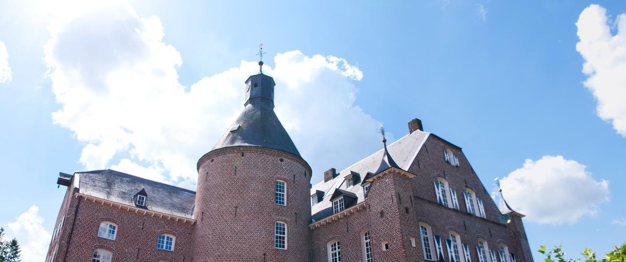 Kasteel Aldenghoor Bed and Breakfast Haelen Exteriör bild