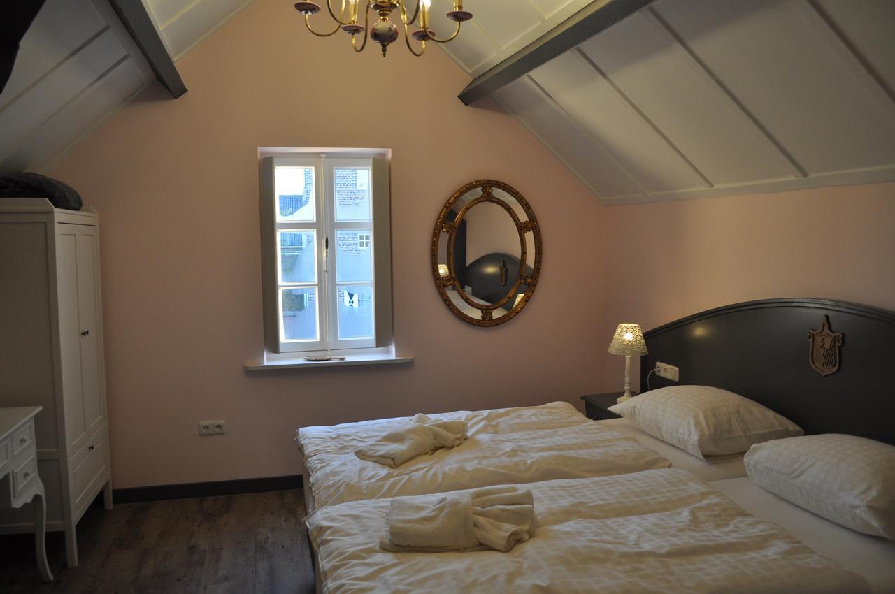 Kasteel Aldenghoor Bed and Breakfast Haelen Exteriör bild